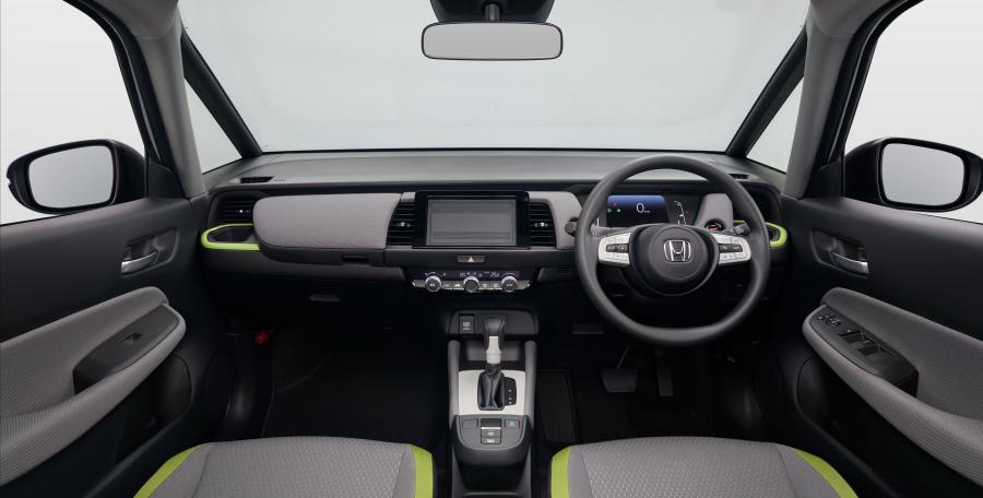 Торпедо Honda Fit e:HEV Ness 2020 года  (JP) (фото 3 из 18)